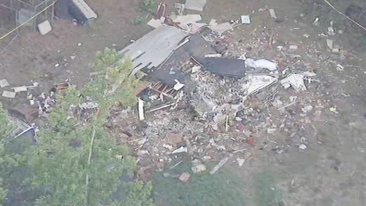 2 dead, 1 injured after small plane crashes into North Carolina home