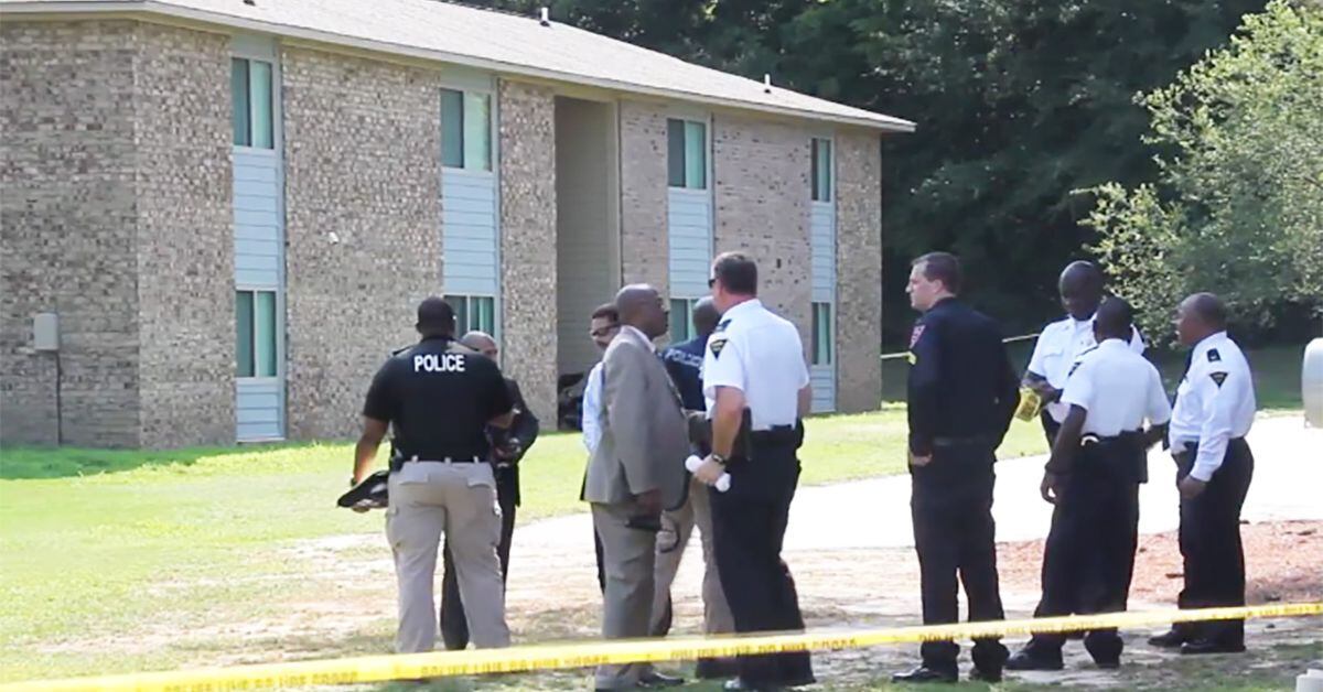 NC man who stabbed pregnant woman dies after officer shooting