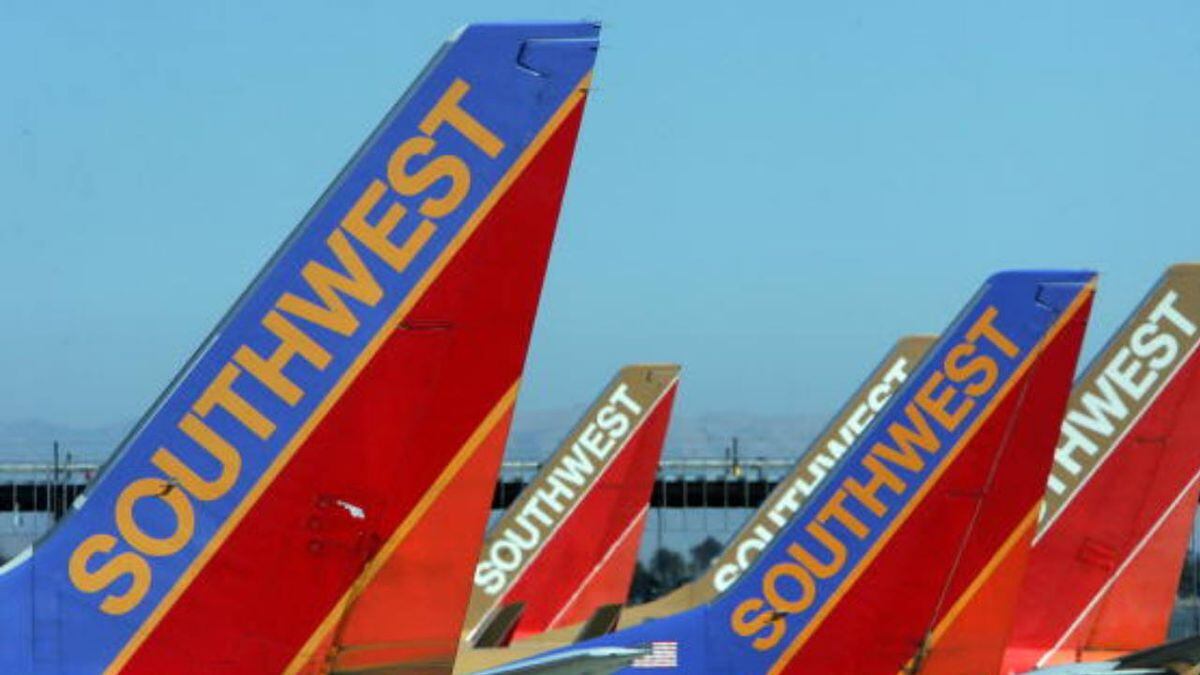 Coronavirus Southwest Airlines ground crew thanks passengers at