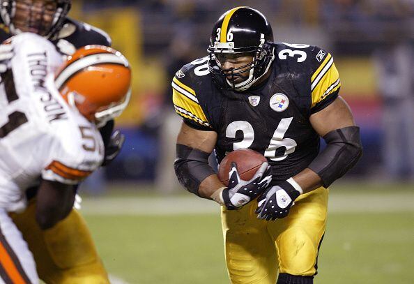 Hall of Fame RB Jerome Bettis earns college degree 28 years after