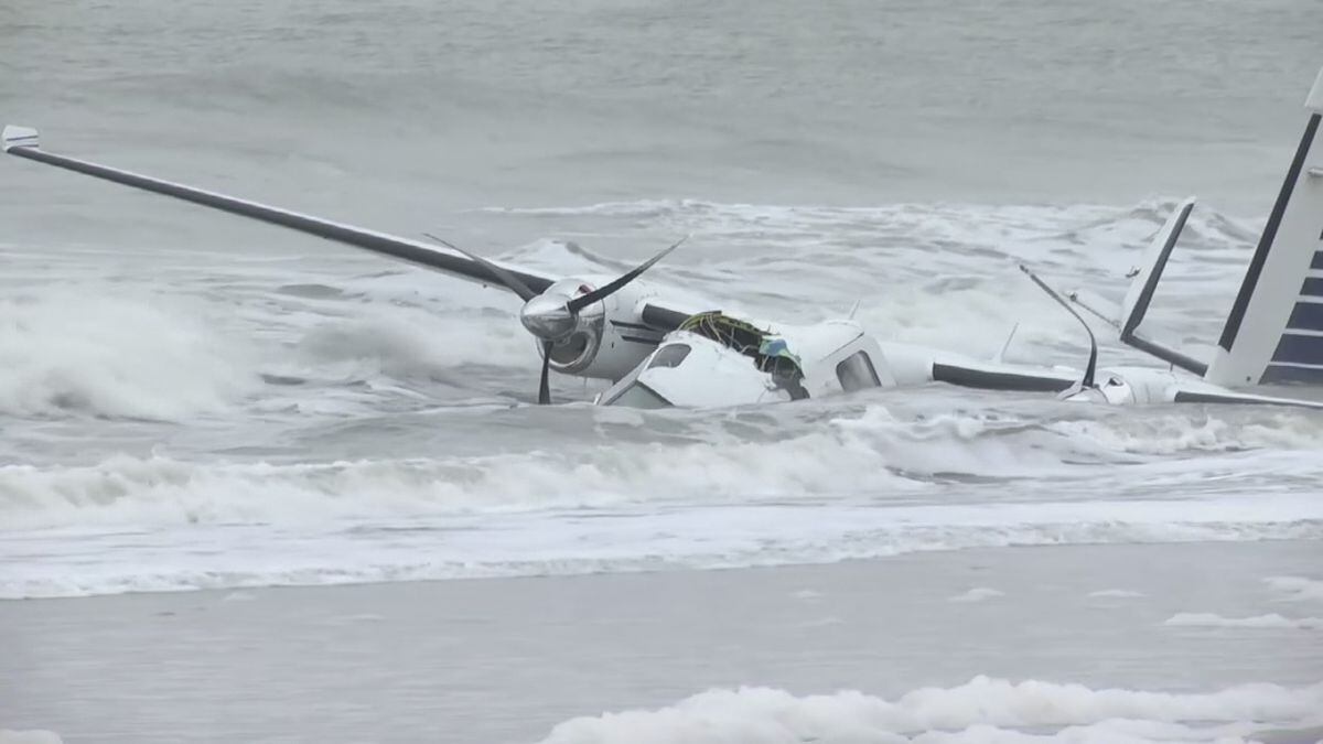 Pilot in critical condition after small plane crashes in Myrtle Beach surf