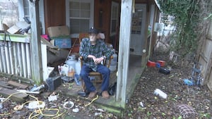 City forcing Navy vet out of storage building he's called home ...